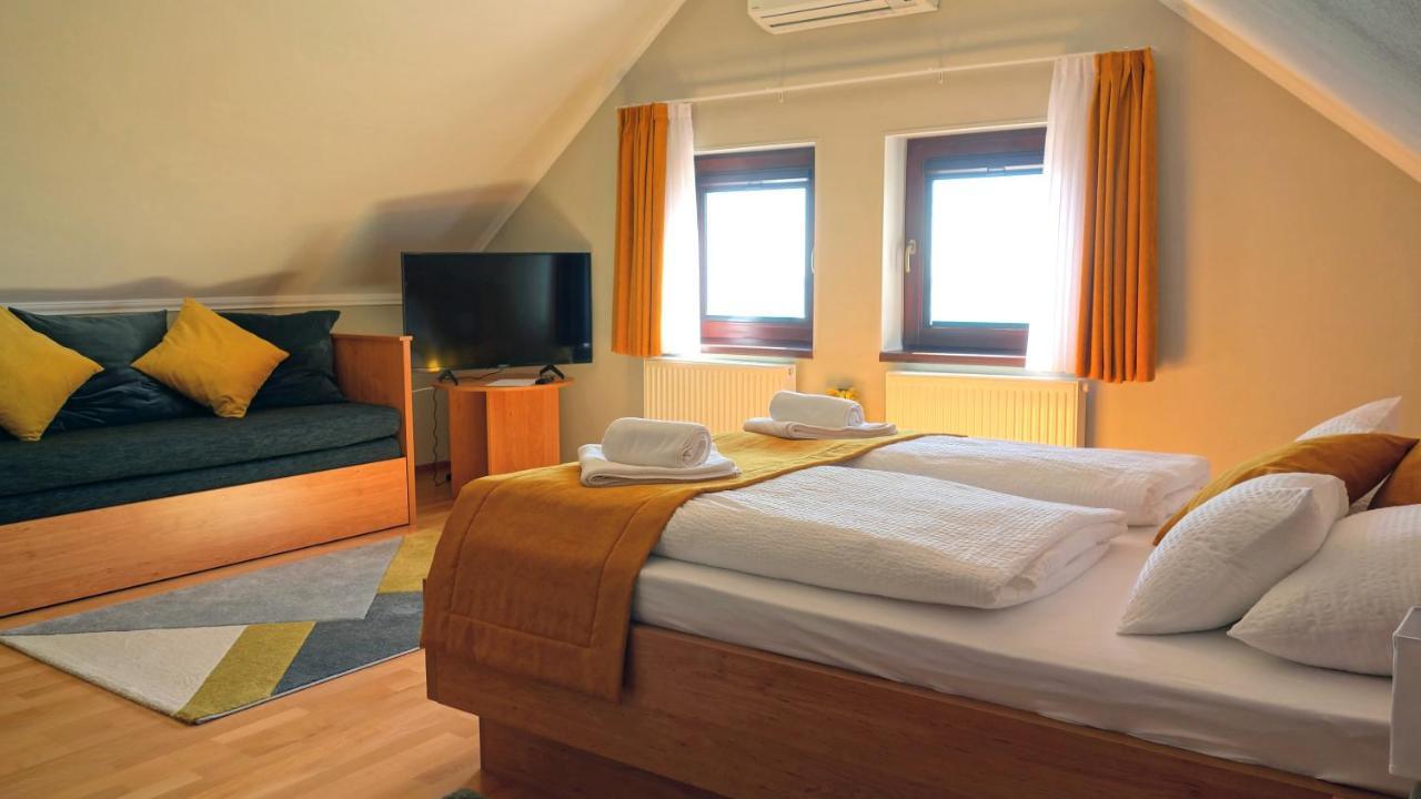 Ferenc Vendeghaz Hotell Tihany Exteriör bild